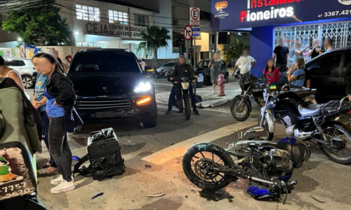 Motorista de carro de luxo é preso após atropelamento e fuga 