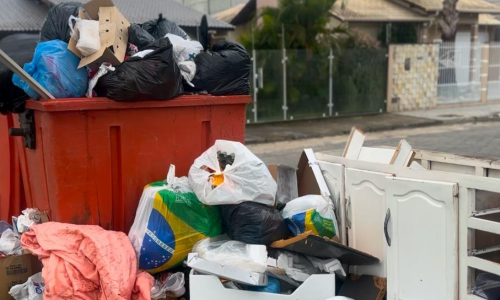 Moradores do bairro Areias em Tijucas denunciam situação de risco à saúde devido ao acúmulo de lixo