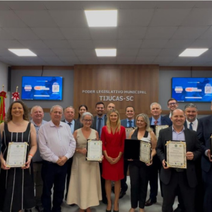 Prefeito, vice e vereadores eleitos de Tijucas são diplomados em cerimônia