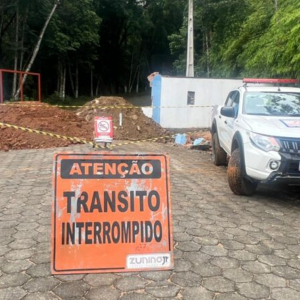 Após morte de menino de 11 anos, Prefeitura reforça interdição da Cascata do Fernandes