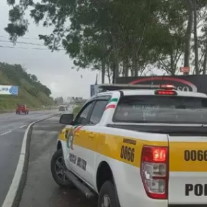 Homem é preso em cumprimento de mandado na SC-410 em Nova Trento