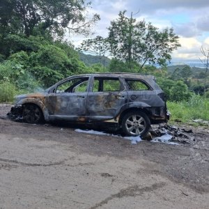 Incêndio em veículo no Morro do Encano mobiliza Bombeiros em Itapema