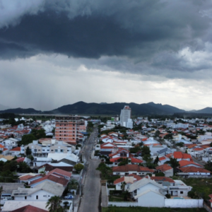 Alerta para temporais intensos nesta quinta com risco de alagamentos e granizo
