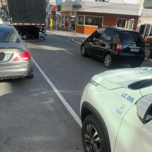 Carro com mais de R$ 53 mil em débitos é apreendido na região
