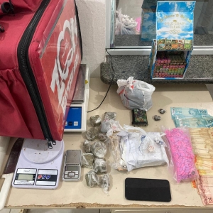 Grande quantidade de drogas e dinheiro são apreendidos em Porto Belo