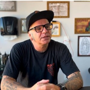 Tatuador comenta morte de influenciador e alerta sobre riscos do uso de anestesia geral