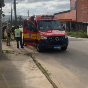 Crime brutal: Jovem assassina pai a golpes de tesoura e chama polícia