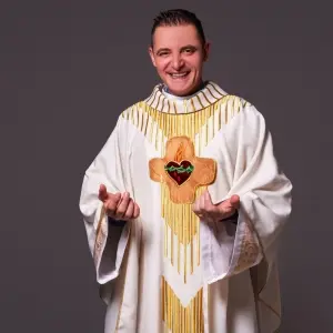Vocação e fé: Padre Elinton Costa completa 13 anos ordenação sacerdotal