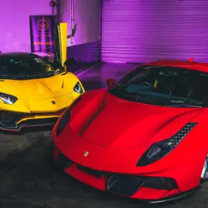 Itapema sedia exposição de supercarros com presença do tetracampeão de boxe, Popó