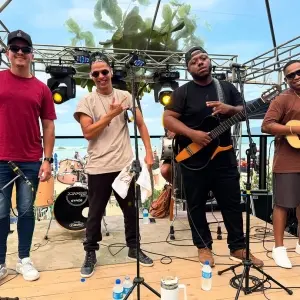 Evento exclusivo com pagode, open bar e open food acontece neste sábado; saiba como participar