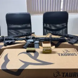 Polícia Militar recebe fuzis, munições e equipamentos de segurança