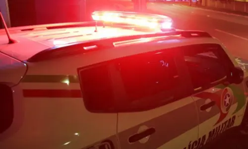 Homem de 23 anos se relaciona com menina de 12 e foge ao perceber viatura