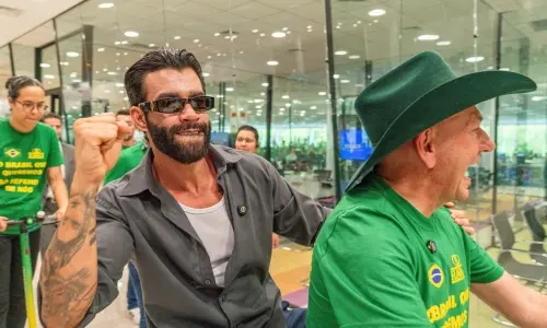 FOTOS | Empresário recebe visita de Gusttavo Lima; cantor esteve na Havan de Brusque