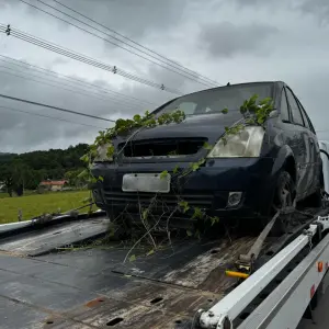  Porto Belo intensifica remoção de veículos abandonados nas ruas