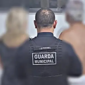 Idosos são presos por furto de facas de alto valor e tentativa de golpe