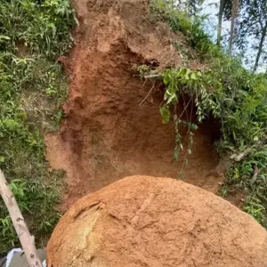 Pedra atinge homem em São João Batista; vítima ficou gravemente ferida