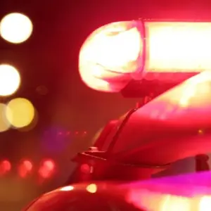 Homem abusa de menina enquanto passava a noite na casa da mãe da criança