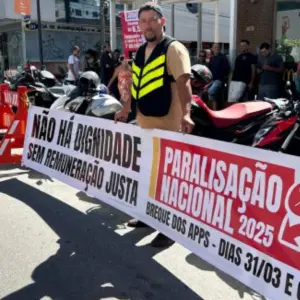 Entregadores de aplicativos de Itapema aderem à greve nacional 