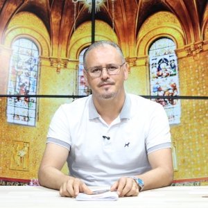 Padre Elizandro Scarsi conduz inspirador momento de fé e bênção no programa Tarde de Fé