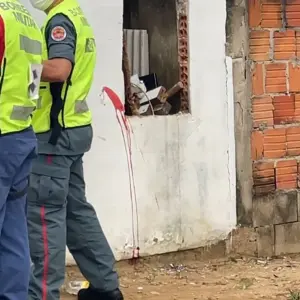 Discussão entre vizinhas de 22 e 43 anos  termina com ferimentos leves 
