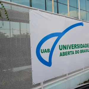 UFSC abre inscrições para graduações EAD em Canelinha; vagas para Administração Pública e História