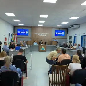 Tensão marca reunião para discutir alagamentos no centro de Tijucas