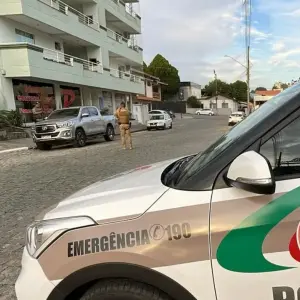 De Porto Belo para SJB: caminhonete com registro de furto é apreendida pela PM