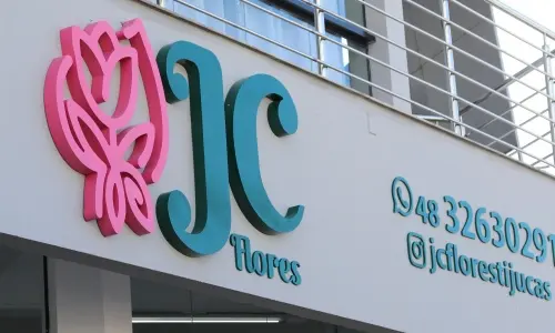 Floricultura reinaugura em novo endereço com kits especiais para o Dia das Mães