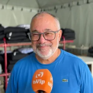 Feira da Solidariedade reúne itens variados, exposição de carros e um carreteiro especial