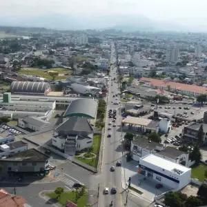 Tijucas tem desenvolvimento moderado, apesar de destaque em emprego e renda