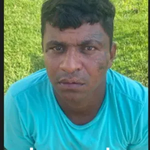 Polícia procura suspeito de assassinar jovem com golpes de faca