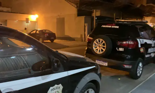 Investigação mira tráfico e resulta em três prisões e apreensão de drogas