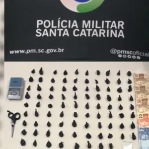 Homem com tornozeleira eletrônica é preso novamente por tráfico de drogas