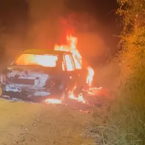 Corpos carbonizados em carro podem ter sido desmembrados antes do incêndio