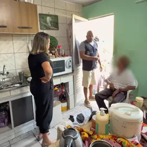 Operação conjunta resgata crianças e idoso em condições insalubres em Itapema