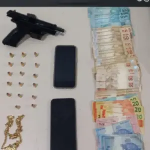 Homem com pistola e R$ 4,6 mil é preso em Itapema após resistir à prisão