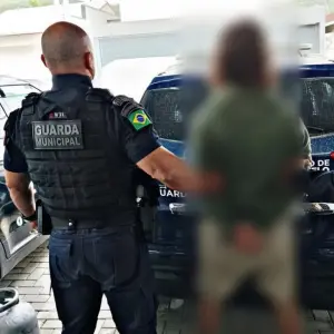 Flagrante online: Homem é detido ao tentar vender itens furtados em Porto Belo
