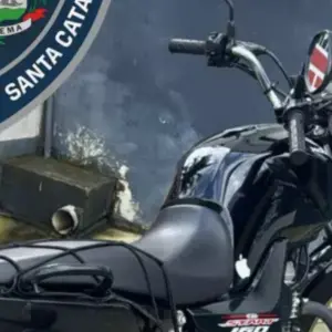 Adolescente é detido após fuga e perseguição com moto em Itapema