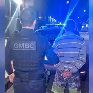 Gritos de socorro levam a prisão de assaltante; tentou arrancar bolsa e celular de jovem