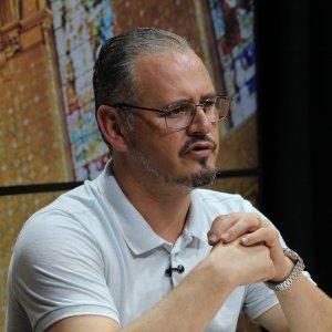 Padre Elizandro Scarsi encerra a semana com bênçãos e esperança no programa Tarde de Fé