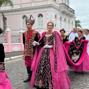 Cortejo Imperial marca abertura do terceiro dia da Festa do Divino