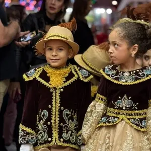 Último cortejo imperial marca últimos momentos da Festa do Divino