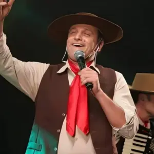 Emoção: Ivonir Machado é homenageado durante a Festa do Divino 