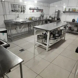 Restaurante na Meia Praia é desinterditado após reformas e adequações sanitárias