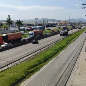 BR-101 de Balneário Camboriú a Porto Belo recebe novos radares de velocidade