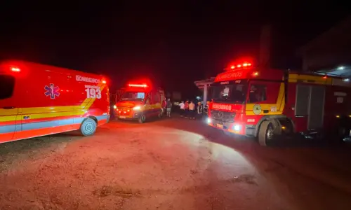 Incêndio atinge cerâmica em Canelinha e mobiliza Bombeiros da região