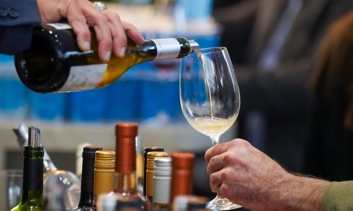 FOTOS NO AR |  veja como foi a terceira edição da Feira de Vinhos Super Koch 