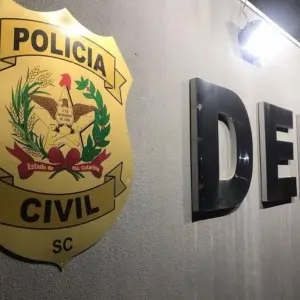 Dois foragidos são presos em Itapema por homicídio qualificado