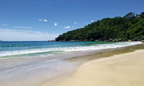 Praias de Governador Celso Ramos avançam para selo Bandeira Azul