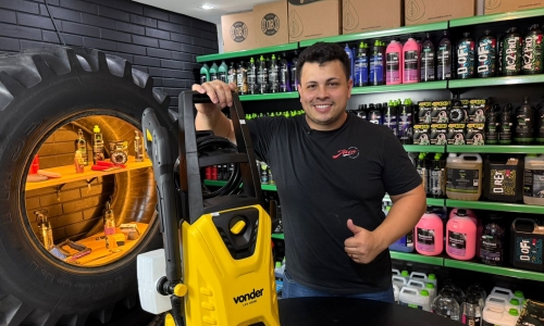Loja oferece desde produtos químicos até ferramentas elétricas para detalhamento veicular